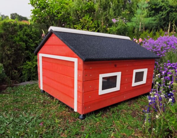 My robot home plus in red - garden view